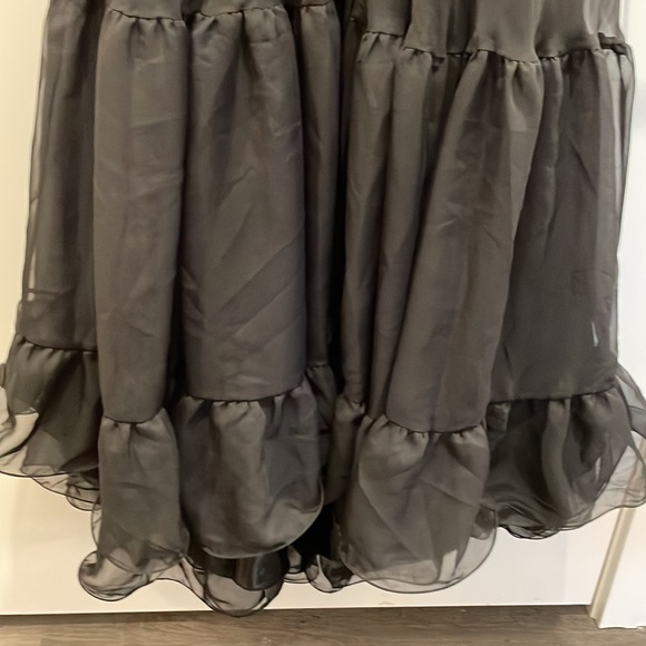 Mac Duggal black maxi dress. - Picture 4 of 9